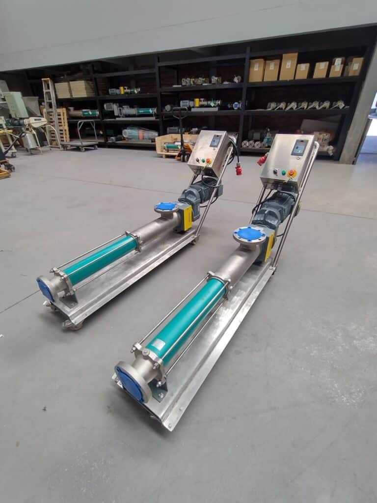 Bomba de tornillo montada en carro de transporte con panel de control MQI.